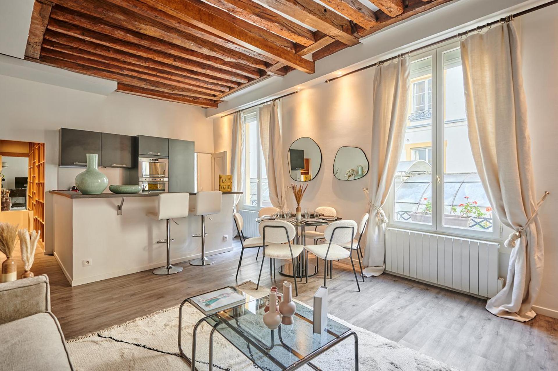 Apartment Center Of Paris By Studio Prestige Exterior photo